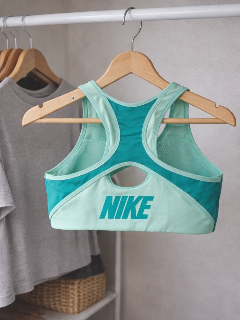Push-up Nike Mint and Teal Front-Zip Racerback Sports Bra